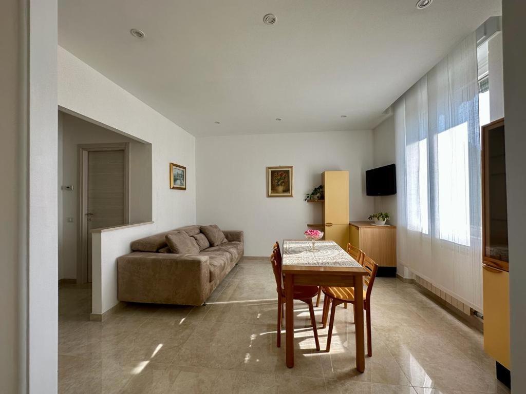 Il Blu Di Laveno Apartman Kültér fotó